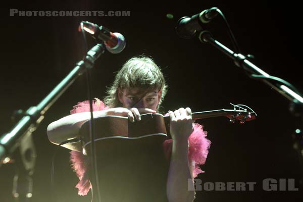 TUNE YARDS - 2011-06-02 - PARIS - Cafe de la Danse - 